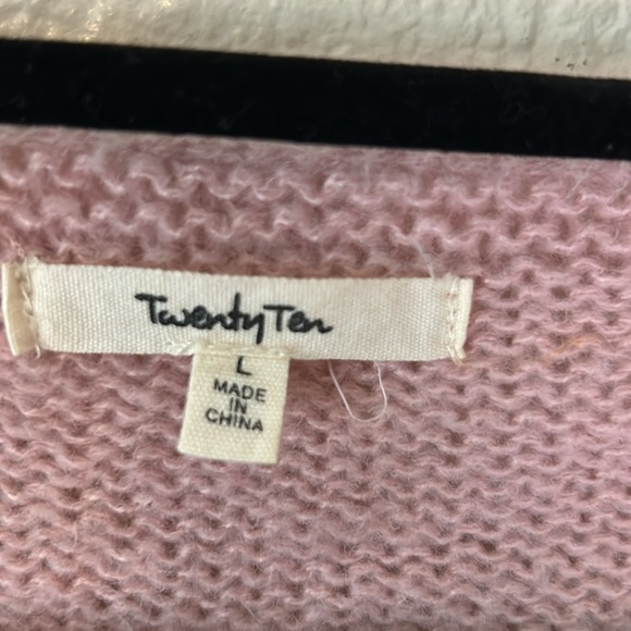 Sweater - Picture 4 of 4